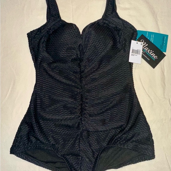 Maxine Of Hollywood Women's Flourish Shirred Girl Leg One Piece